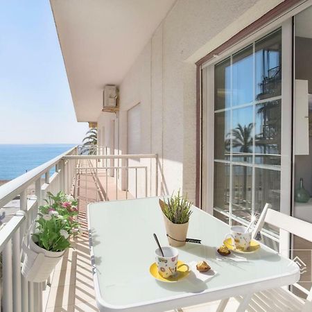 S12 - Beach Front Apartment --Free Wifi- Salou Exterior foto