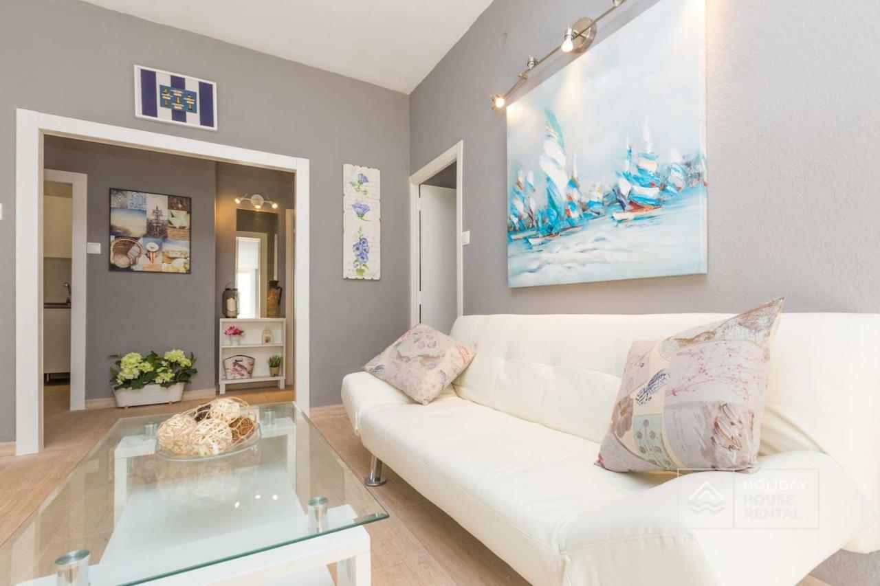 S12 - Beach Front Apartment --Free Wifi- Salou Exterior foto