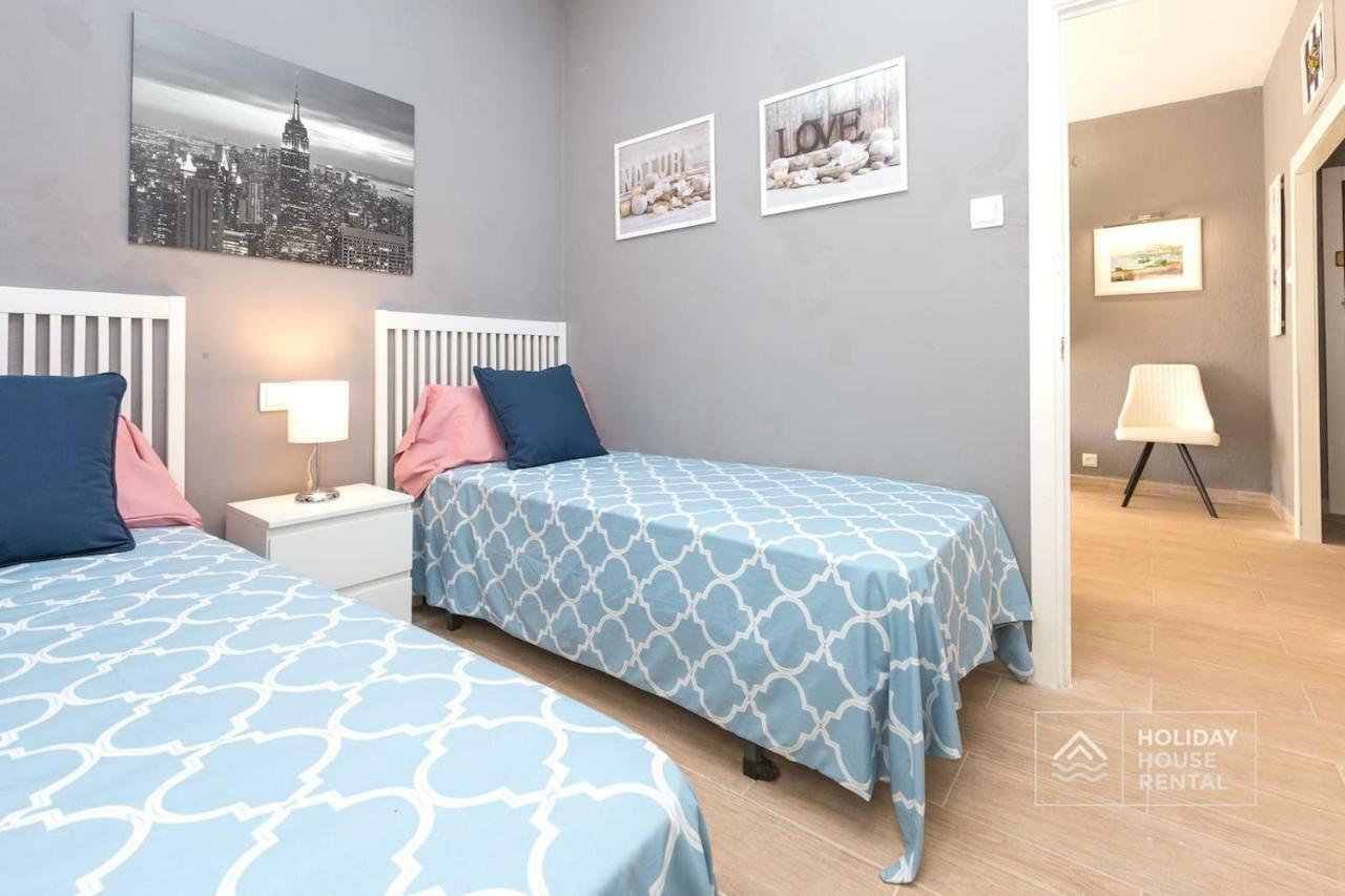 S12 - Beach Front Apartment --Free Wifi- Salou Exterior foto